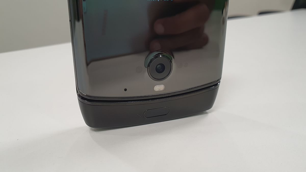The Moto Razr will be coming to India very soon. Here’s a first look at what the phone looks like.