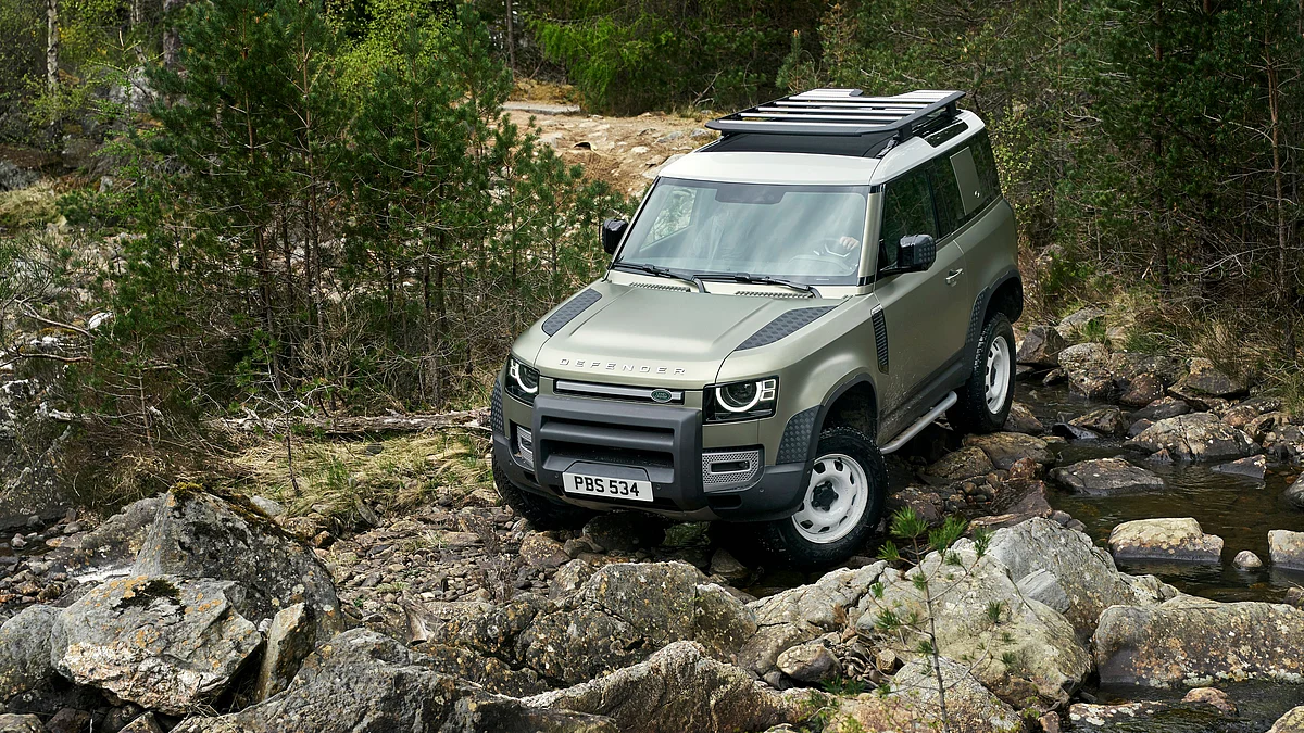 Prices Announced For Land Rover Defender, Deliveries in August