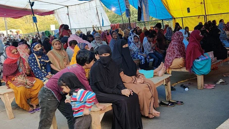 With less crowd during afternoon, women could sit in a comparatively more spaced out manner at Shaheen Bagh on Tuesday.