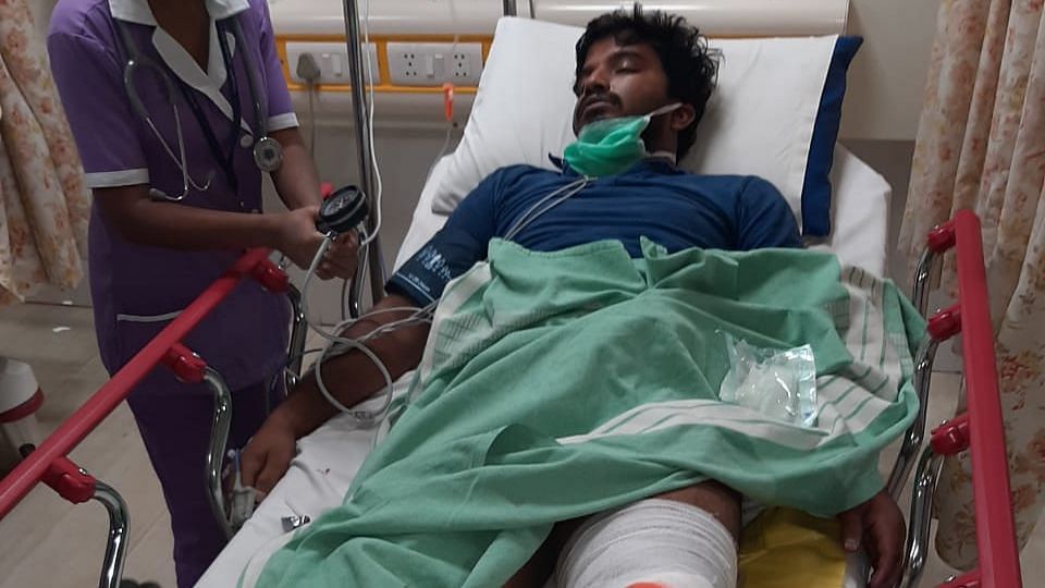 Police in Bengaluru shot a man in the knee, after he tried to escape police custody and assaulted officers with bricks and stones, on Thursday, 26 March in the Sanjaynagar area.