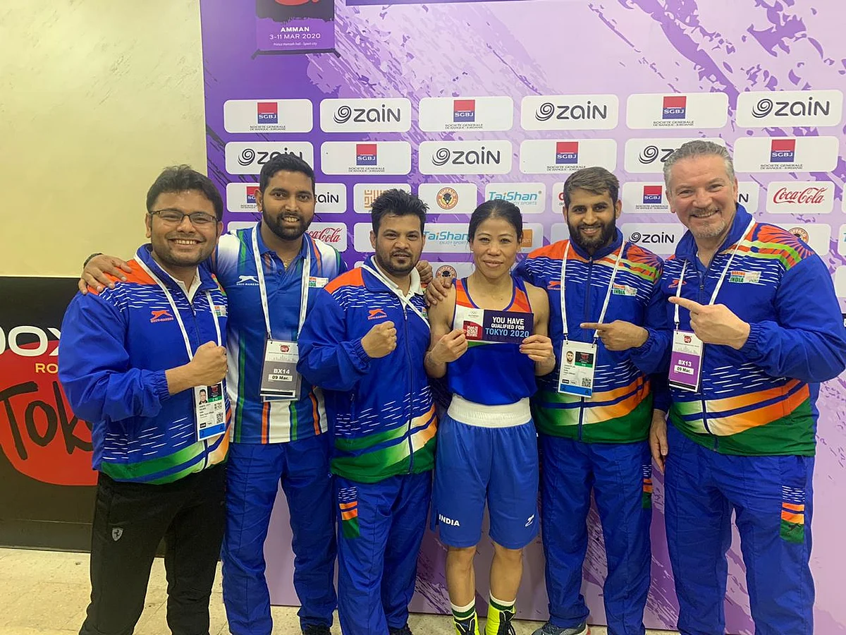 MC Mary Kom with the support staff of the Indian boxing team.