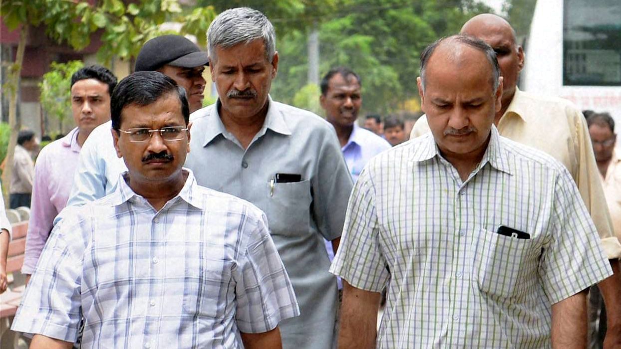 Delhi CM Arvind Kejriwal (left) with Deputy CM Manish Sisodia (right).&nbsp;