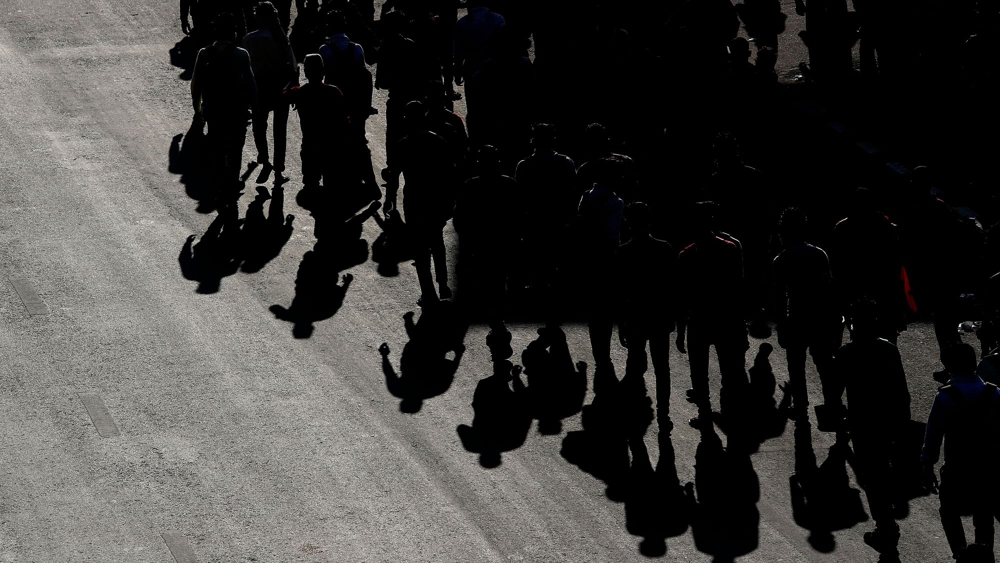 Image of migrant daily-wage labourers making the journey to their respective villages on foot following a lockdown amid concern over spread of coronavirus. Image used for representational purposes only. 