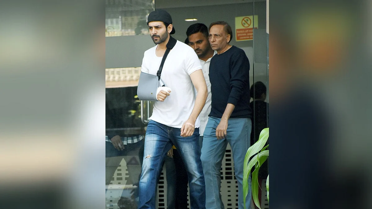 Kartik Aaryan returns home after a surgery. 