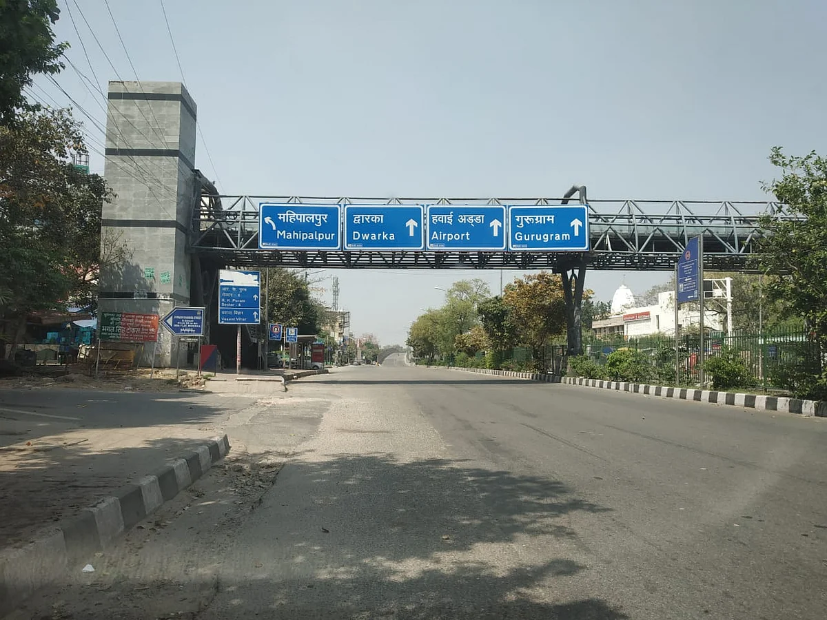 Deserted roads in Delhi.