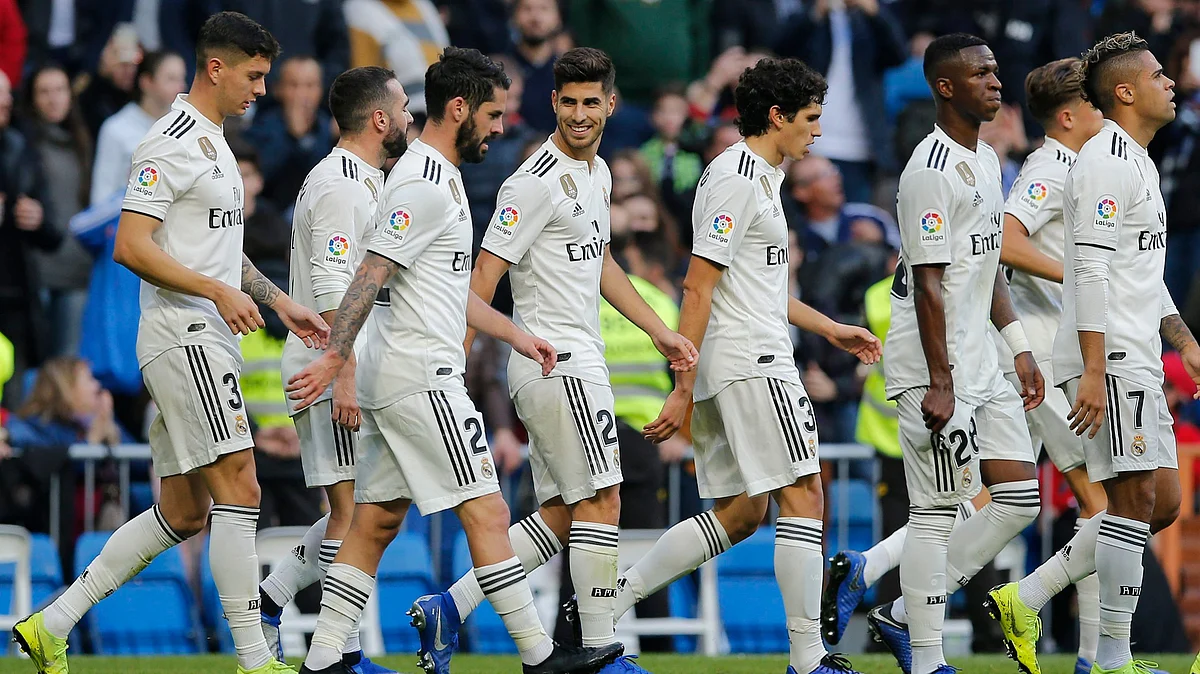 Barcelona FC Announce Pay Cut for Players Amid COVID-19 Pandemic