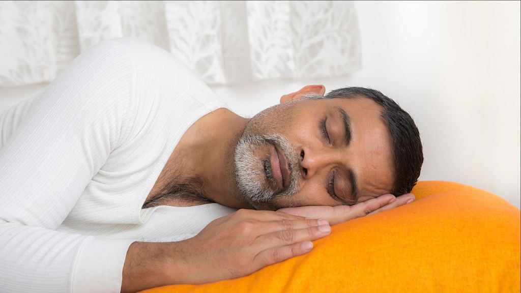 Sleep Day: पीठ, करवट या पेट के बल? जानिए क्या है सोने का सही तरीका