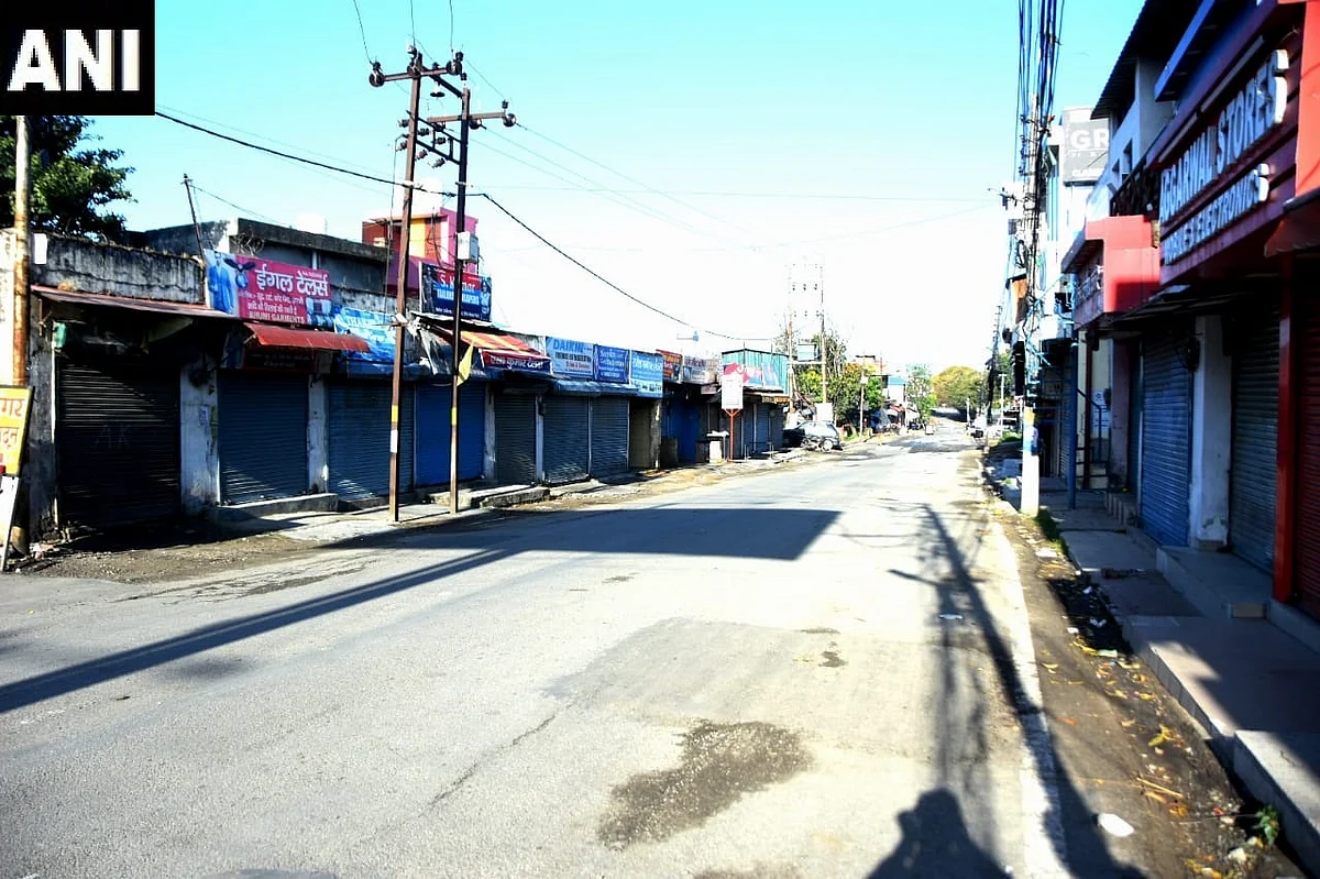 A deserted row of shops in Dehradun, Uttarakhand.