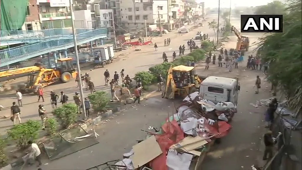 Shaheen Bagh protest site being cleared by the police officials amid coronavirus outbreak.