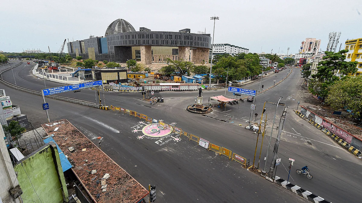 Chennai: A view of deserted roads during ongoing COVID-19 lockdown in Chennai Sunday, April 26, 2020. 