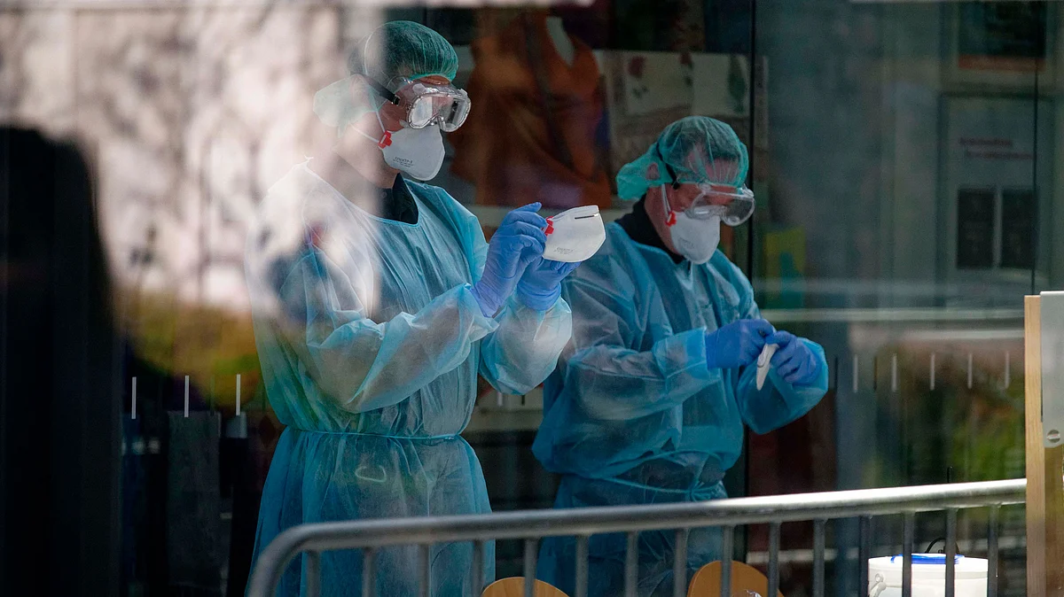 Doctors helping fight coronavirus. Image for representation