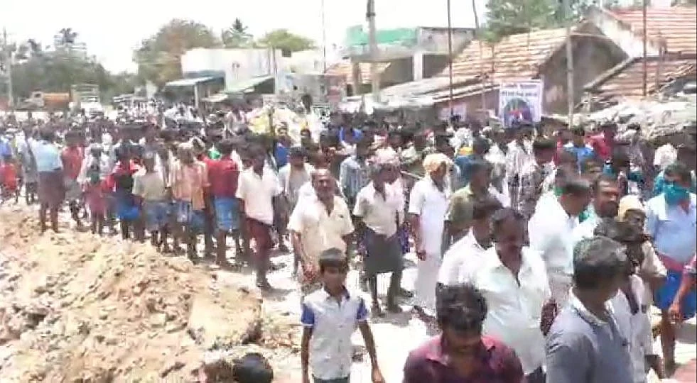 Thousands had gathered at the funeral and the owners of the bull were inconsolable.