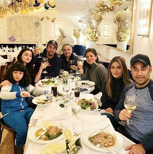 Rishi Kapoor with family.