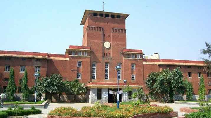 DU says that reports of cancelled semester examinations are wrong.