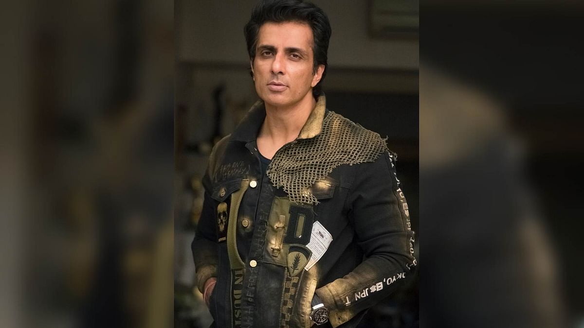 COVID-19: Sonu Sood Offers His Juhu Hotel to Healthcare Workers
