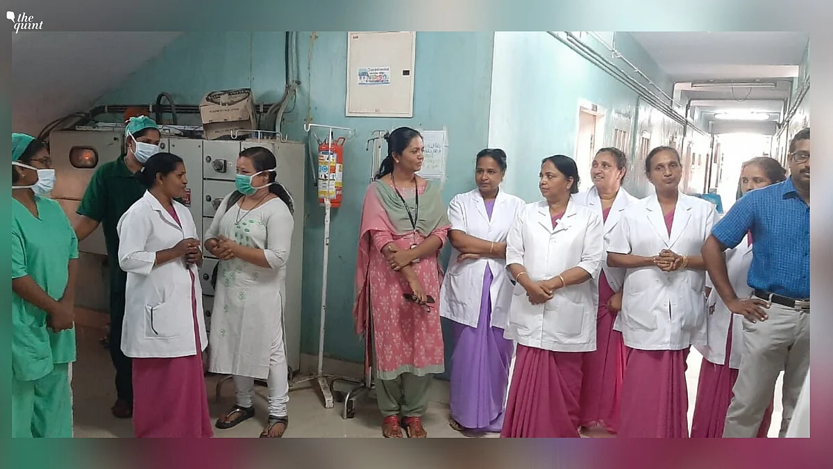 Nurse Reshma (fourth from the left), on the day she was discharged from the hospital after testing negative. 