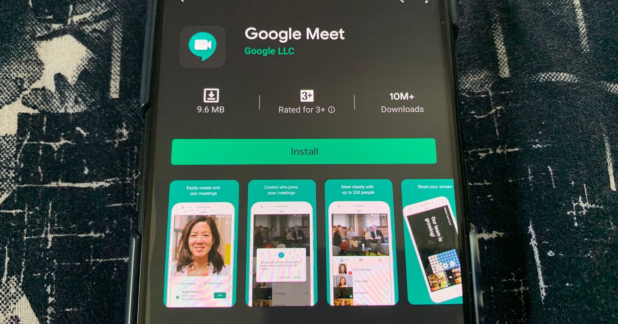 Google to Allow Meet Users Replace Background with Custom Image