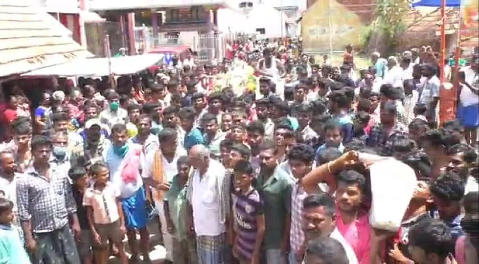 Thousands of people in Madurai took to the streets on a long procession for the funeral of a bull.