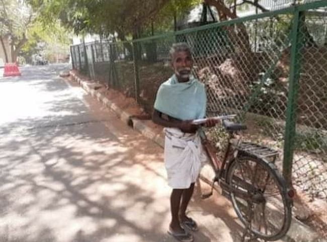 A 65-year old man from Tamil Nadu cycled with his wife 130 kms so she doesn’t miss her chemotherapy session.