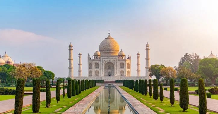 Taj Mahal Bomb Call a Hoax, Caller Seems ‘Mentally Unstable’: Cops