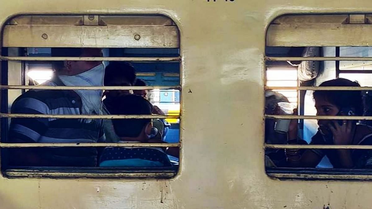 Thousands of Migrants Reach Bandra Station to Catch Special Train