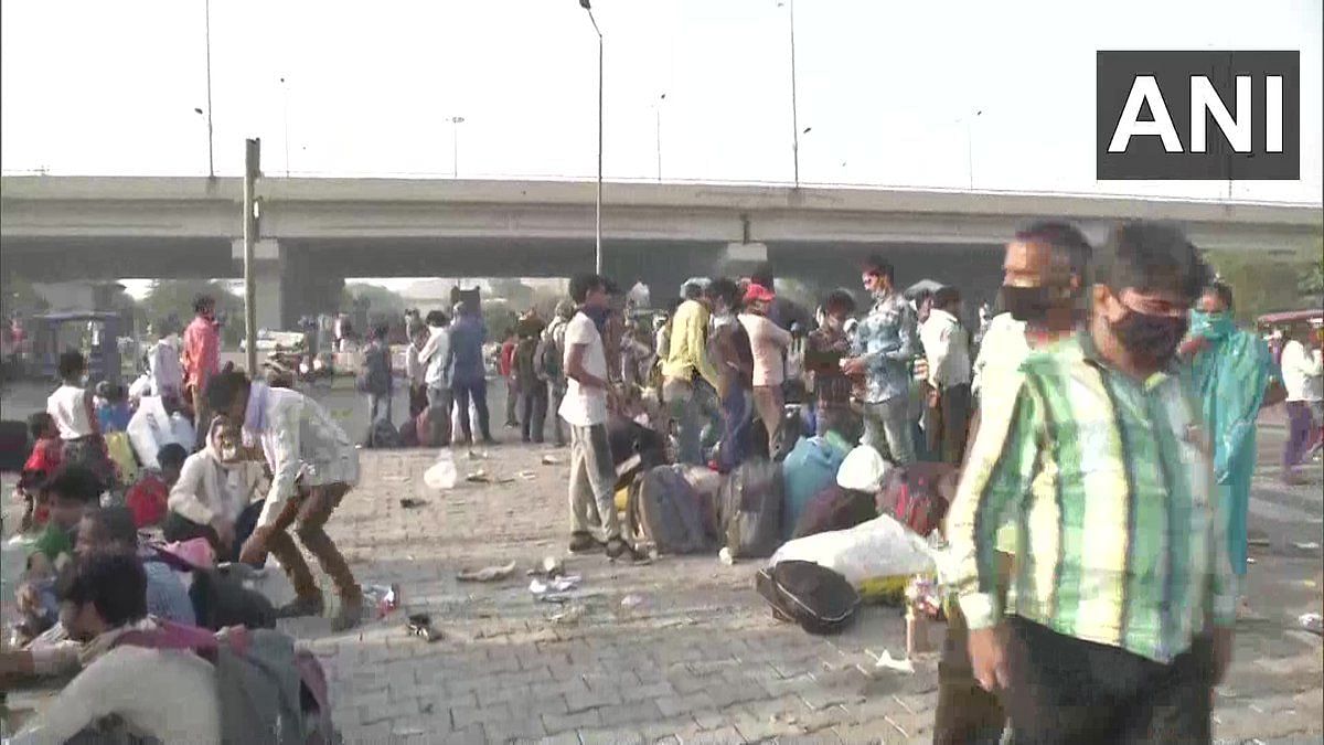 Migrants were stopped at the Delhi-UP border.