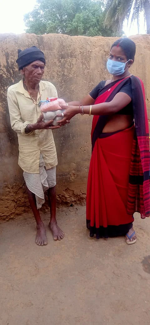 Maiko Marandi receives ration.