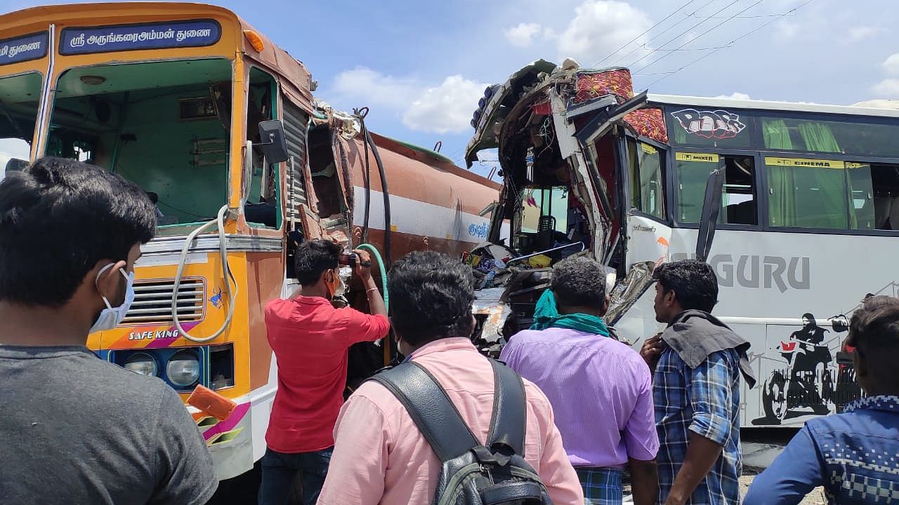 A private bus collided with a water tanker at Karur-Salem national highway in Tamil Nadu on Sunday, 10 May that left 25 people injured.