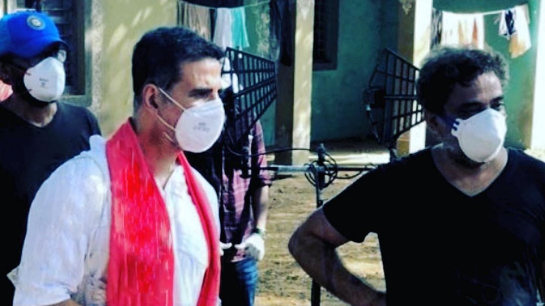 Akshay Kumar and R Balki on the sets of an ad film.&nbsp;