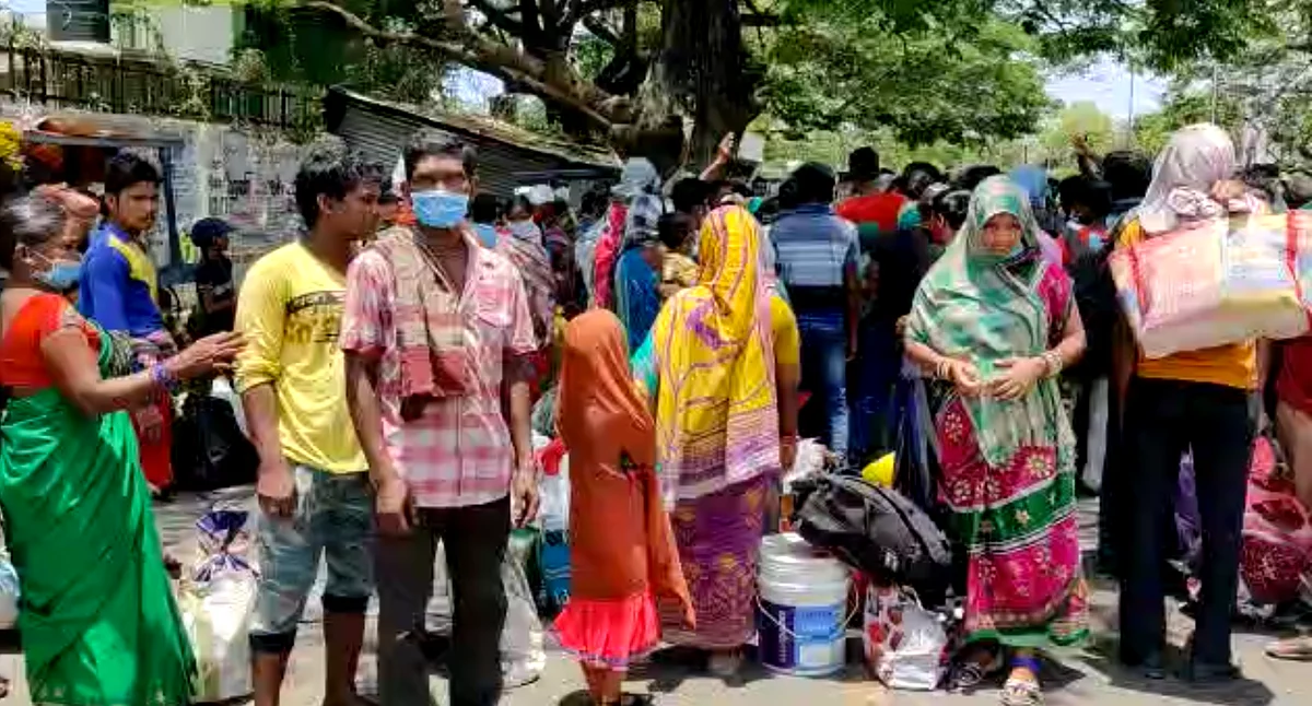 While assurance for essentials was made, many migrants asked how it was possible for them to access internet to book tickets.