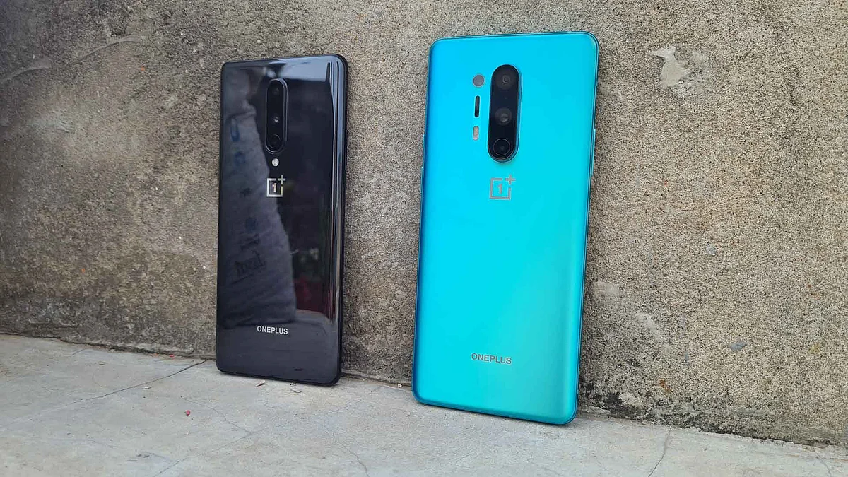 The OnePlus 8(left) doesn’t offer wireless charging.