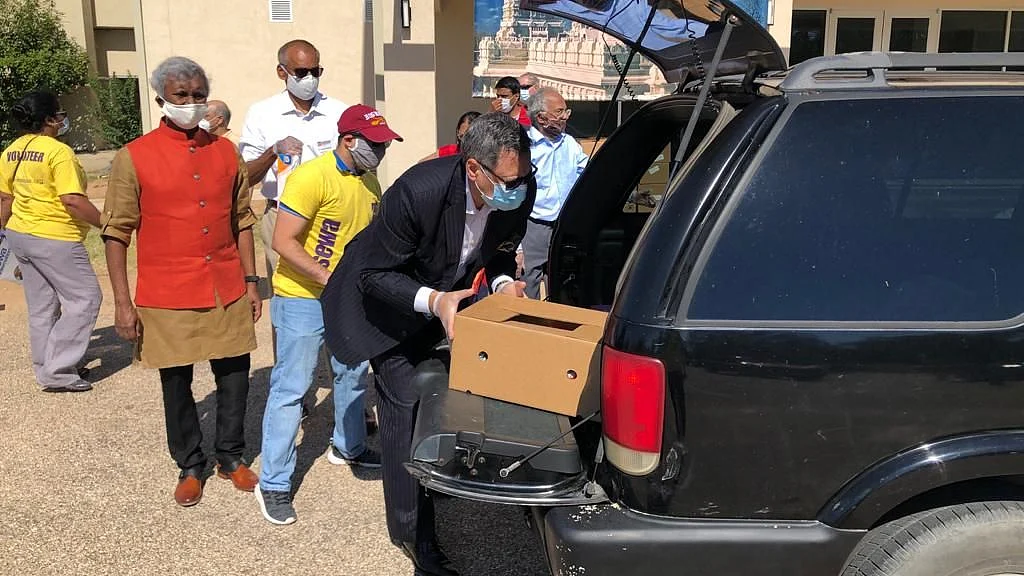 Indian American doctors and a Washington gurudwara come together to help the needy.