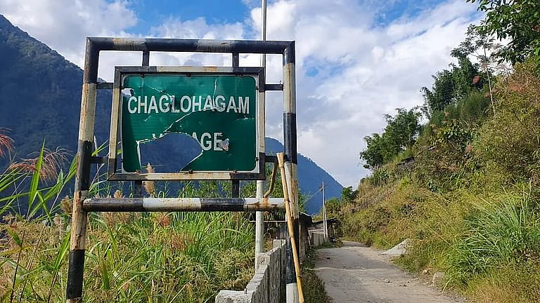 Roads leading to Indian side of the border.