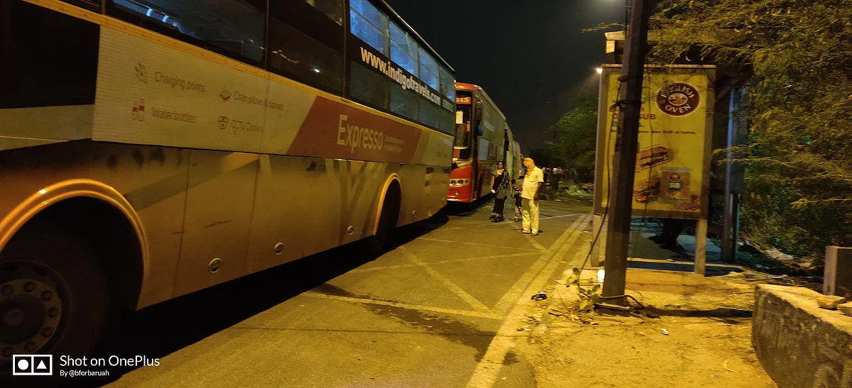 I was told that the bus would be leaving Delhi on Friday, 22 May.