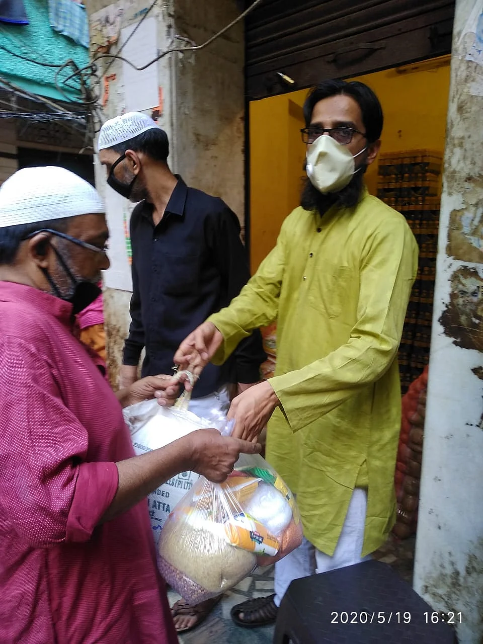 Distribution drive in Old Delhi.