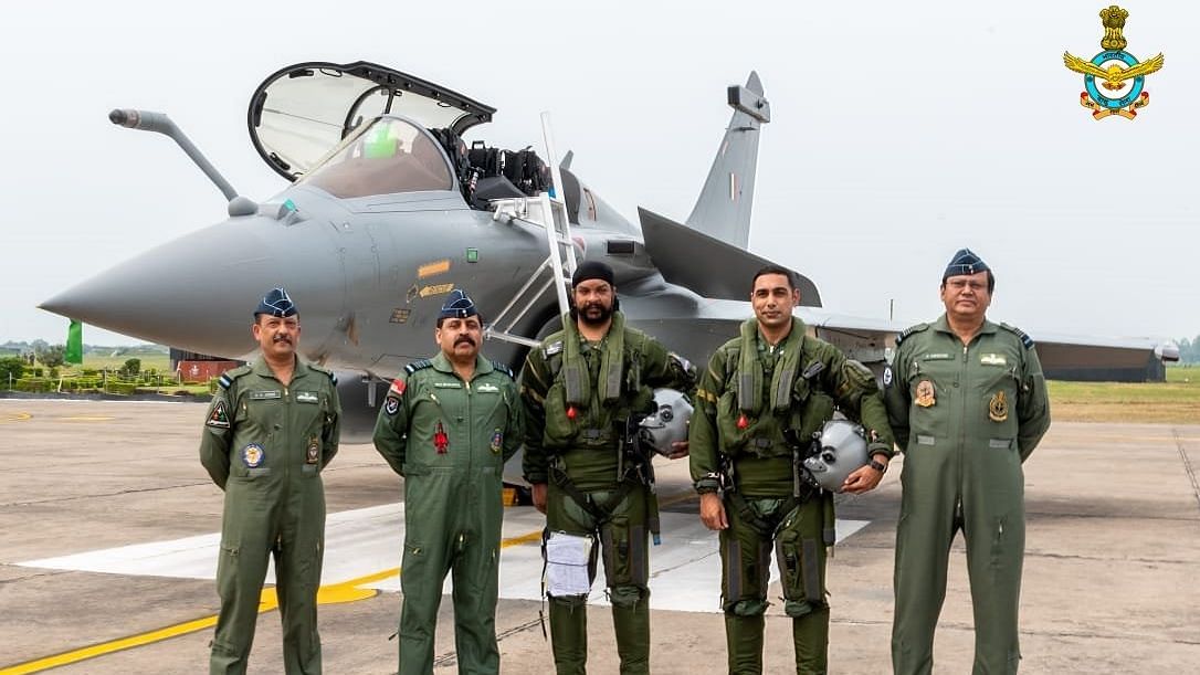 The Chief of the Air Staff Air Chief Marshal RKS Bhadauria and Air Officer Commanding-in-Chief (AOC-in-C) Western Air Command Air Marshal B Suresh welcomed the first five IAF Rafales which arrived at AF Station Ambala on Wednesday, 29 July.