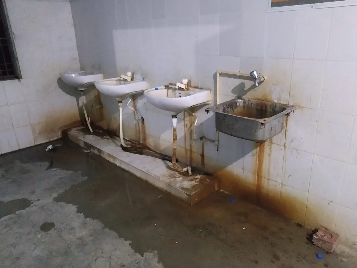 State of wash basins.