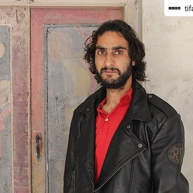 Khursheed narrates the tales of Kashmir through his public performances.