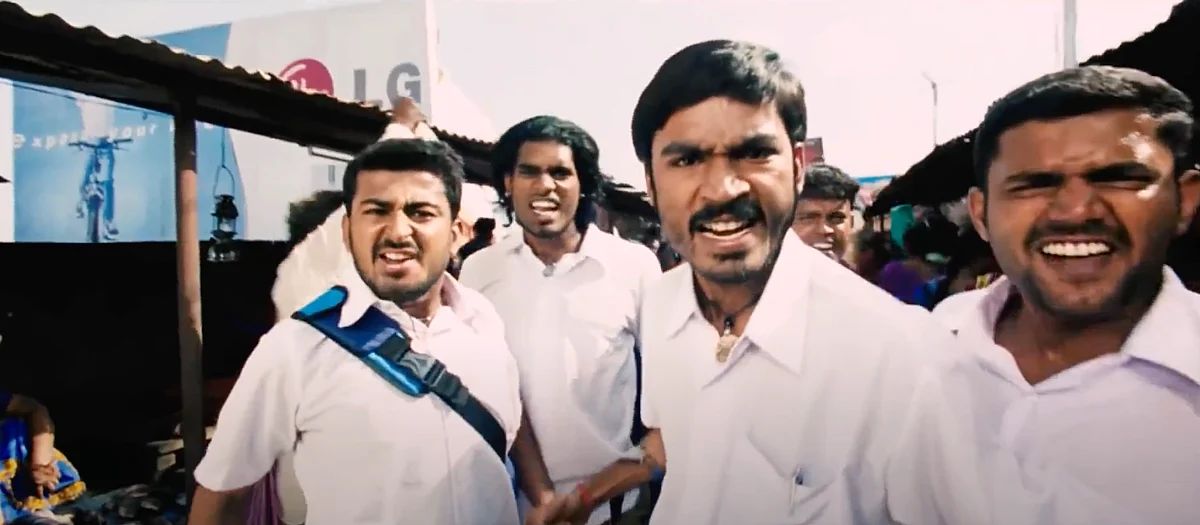 Satish (second from left) in the ‘<i>Enga area ulla varaadhe</i>’ song from Dhanush’s <i>Pudupettai</i>.