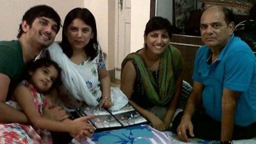 Sushant Singh Rajput with his father and sisters.