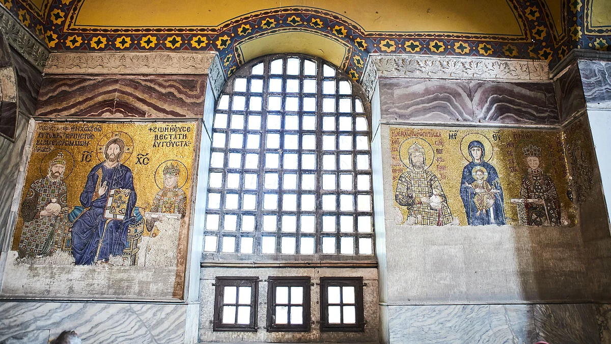 Mosaic of Christ and mother on the walls of Hagia sophia