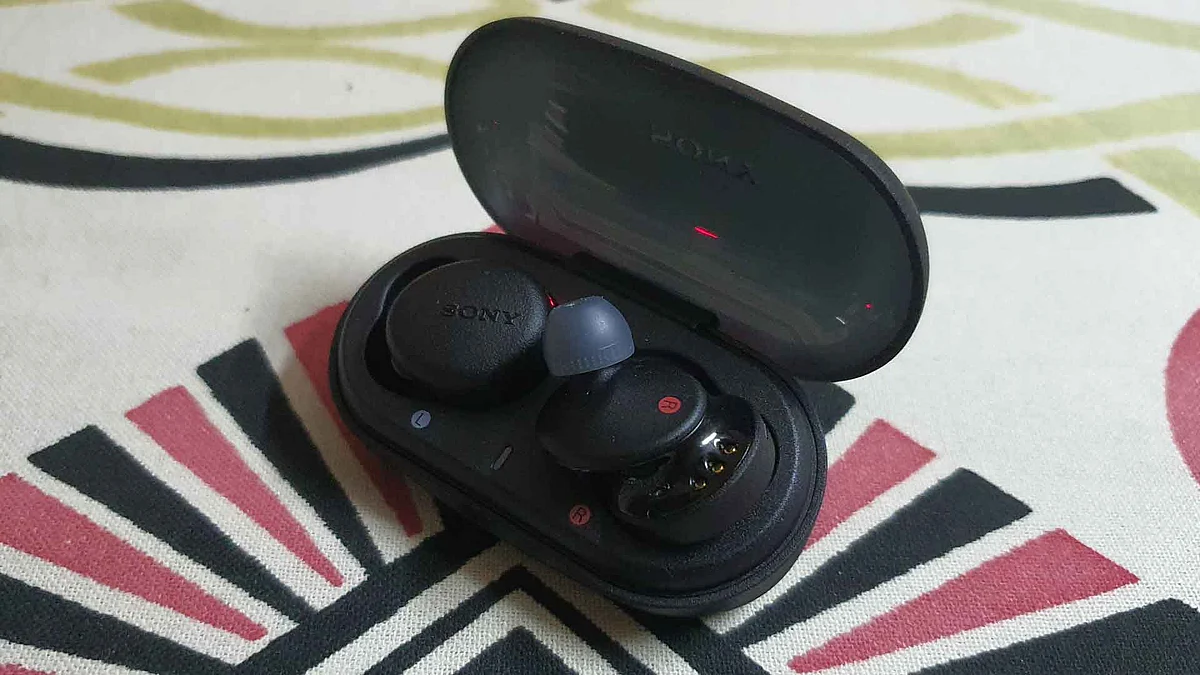 There is an indicator that shows the charging status of the earphones. 