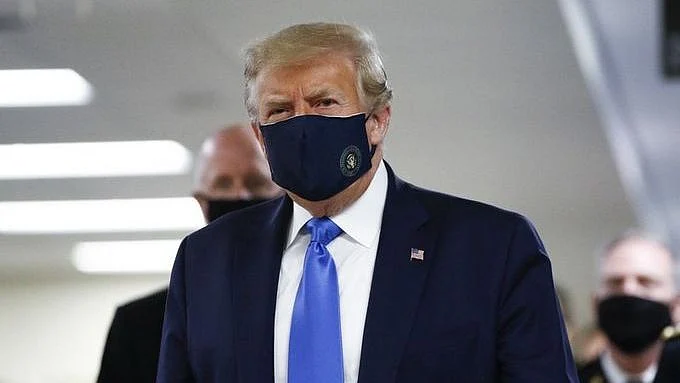 Donald Trump during a visit to a military hospital.