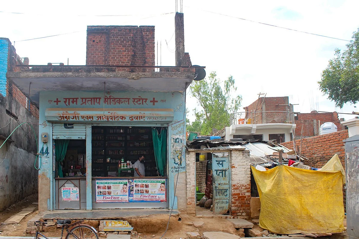 Sanitary napkins are available at a pharmacy three kilometers from their house, but are unaffordable for the family.