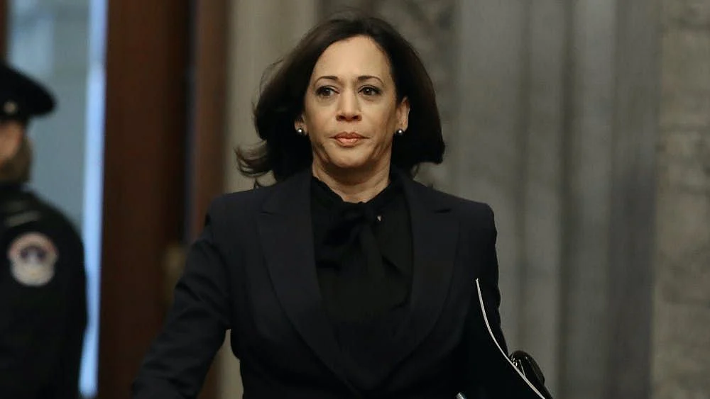 Sen. Kamala Harris, arriving at the U.S. Capitol for the Senate impeachment trial of U.S. President Donald Trump, on 31 January 2020. 