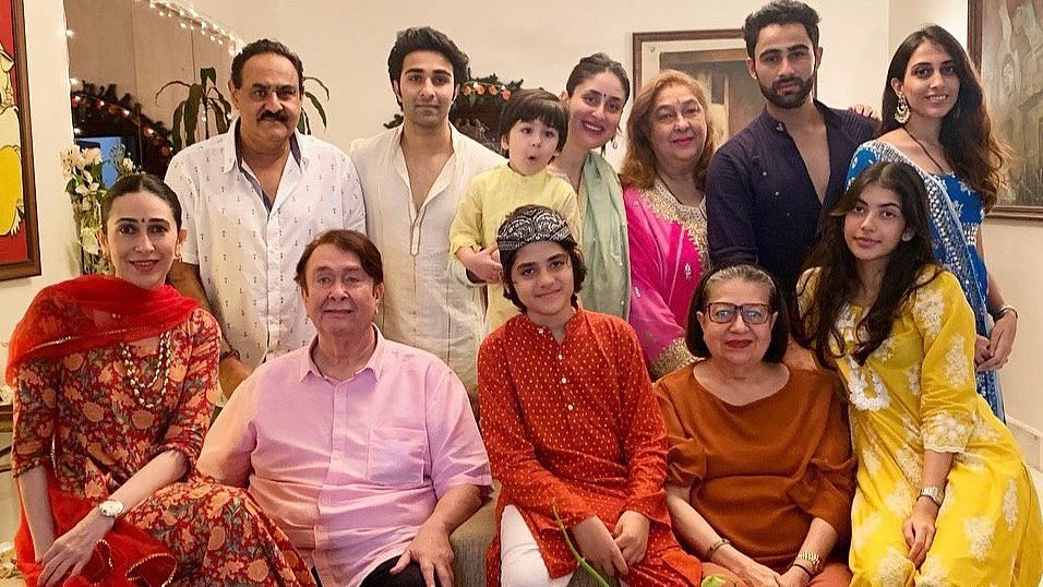 The Kapoors have a family reunion during Ganesh Chaturthi. 