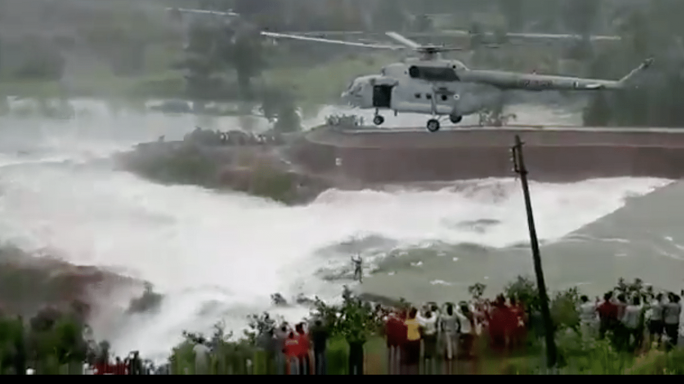A man stranded in Khutaghat Dam near Chattisgarh’s Bilaspur, due to heavy rain and rising level of dam water, was rescued by the Indian Air Force on the morning of Monday, 17 August.