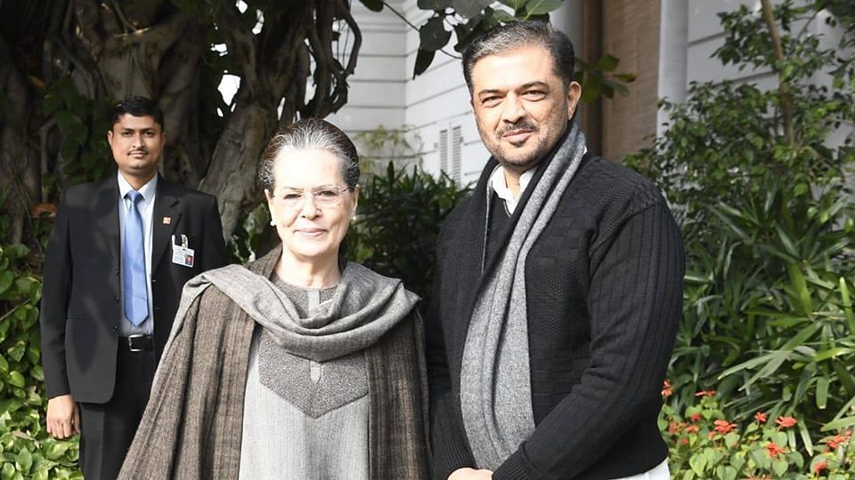 Sonia Gandhi with Sunil Kedar.