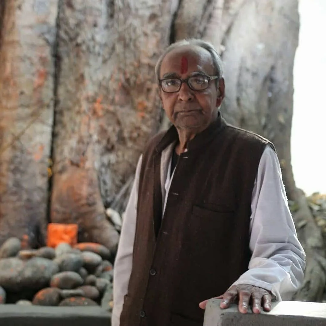 Kailash ji, son of the pandit who remembers playing with Saida.