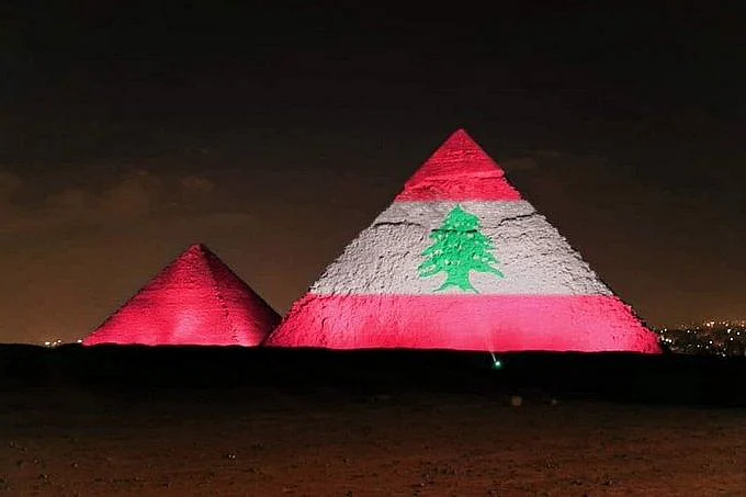 An old picture from April has been photoshopped to show support to Lebanon.